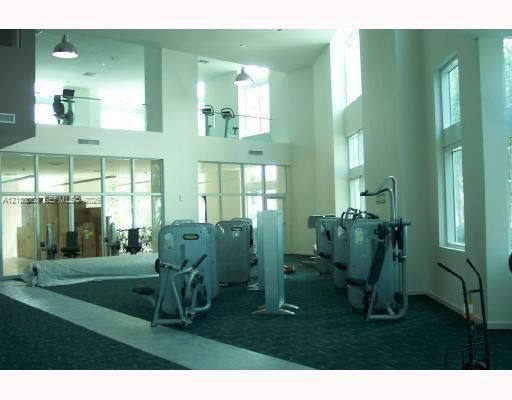 For Rent: $2,800 (1 beds, 1 baths, 838 Square Feet)