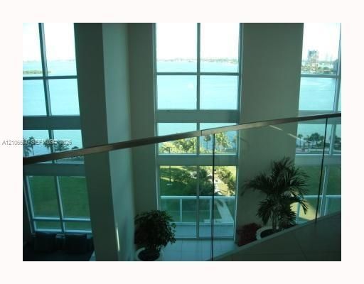 For Rent: $2,800 (1 beds, 1 baths, 838 Square Feet)
