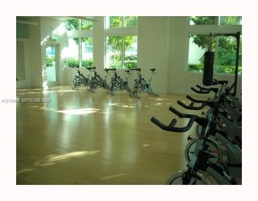 For Rent: $2,800 (1 beds, 1 baths, 838 Square Feet)