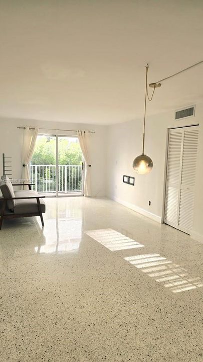 Living/dining area