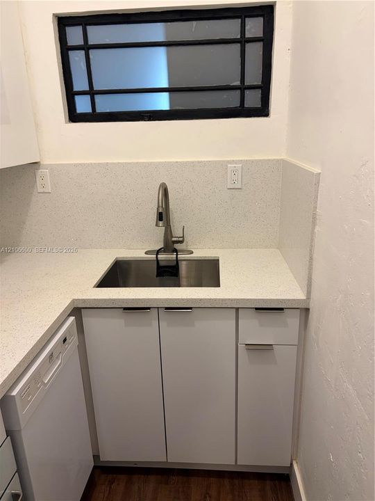 В аренду: $1,750 (1 спален, 1 ванн, 420 Квадратных фут)