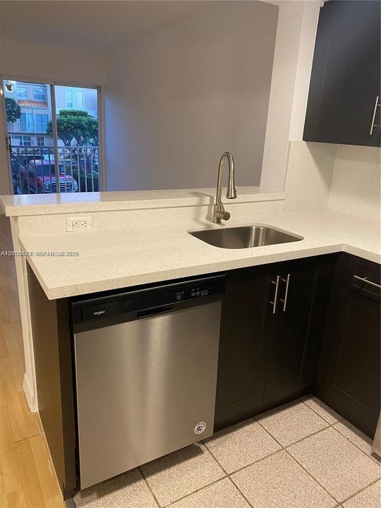 В аренду: $1,900 (1 спален, 1 ванн, 676 Квадратных фут)
