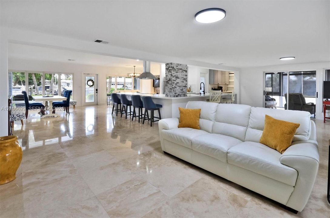En Venta: $950,000 (2 camas, 2 baños, 2020 Pies cuadrados)