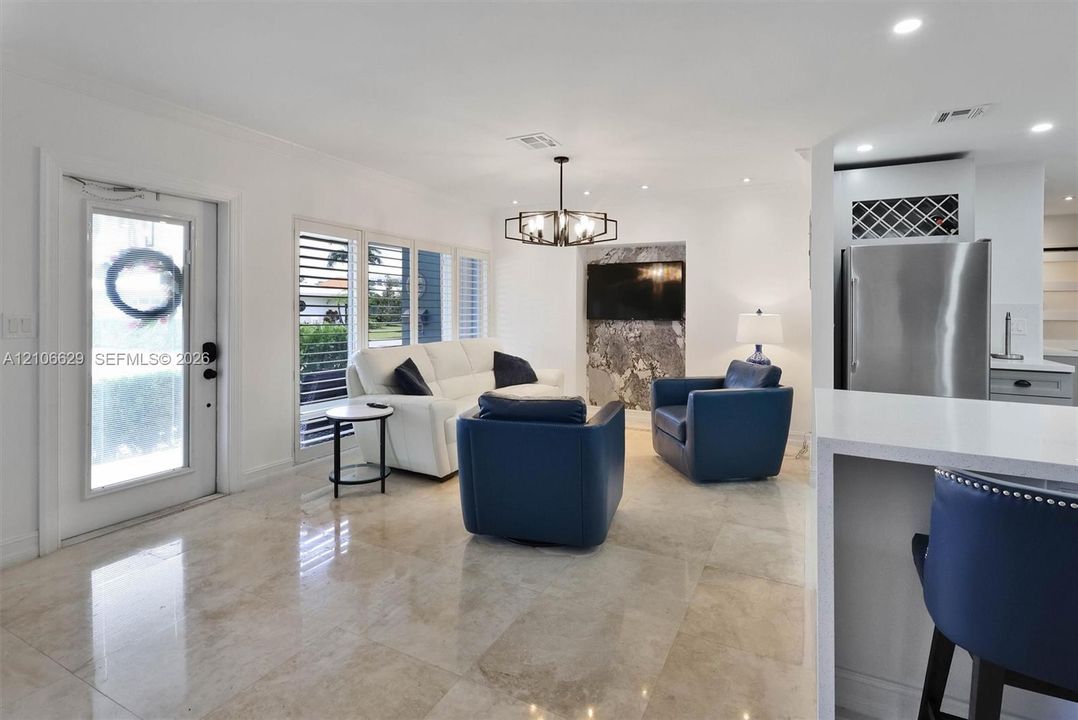 En Venta: $950,000 (2 camas, 2 baños, 2020 Pies cuadrados)