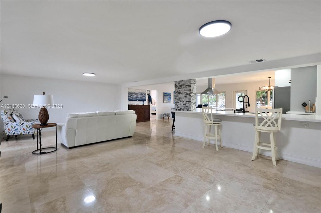 En Venta: $950,000 (2 camas, 2 baños, 2020 Pies cuadrados)