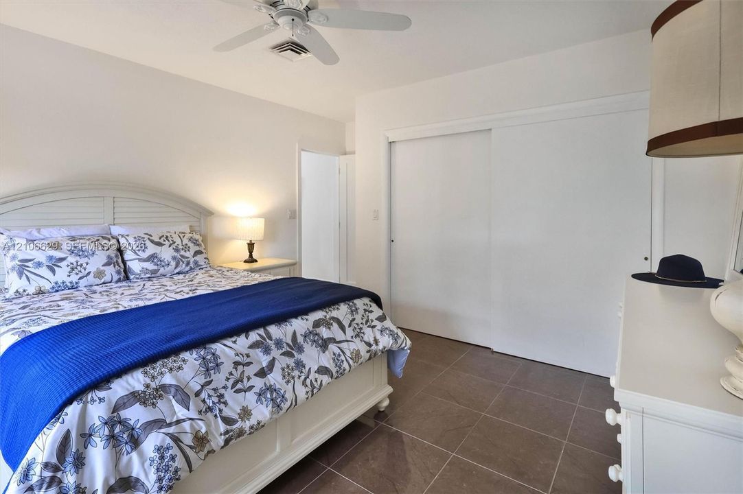 En Venta: $950,000 (2 camas, 2 baños, 2020 Pies cuadrados)