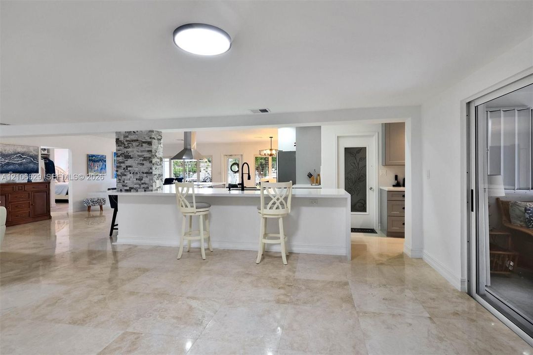 En Venta: $950,000 (2 camas, 2 baños, 2020 Pies cuadrados)