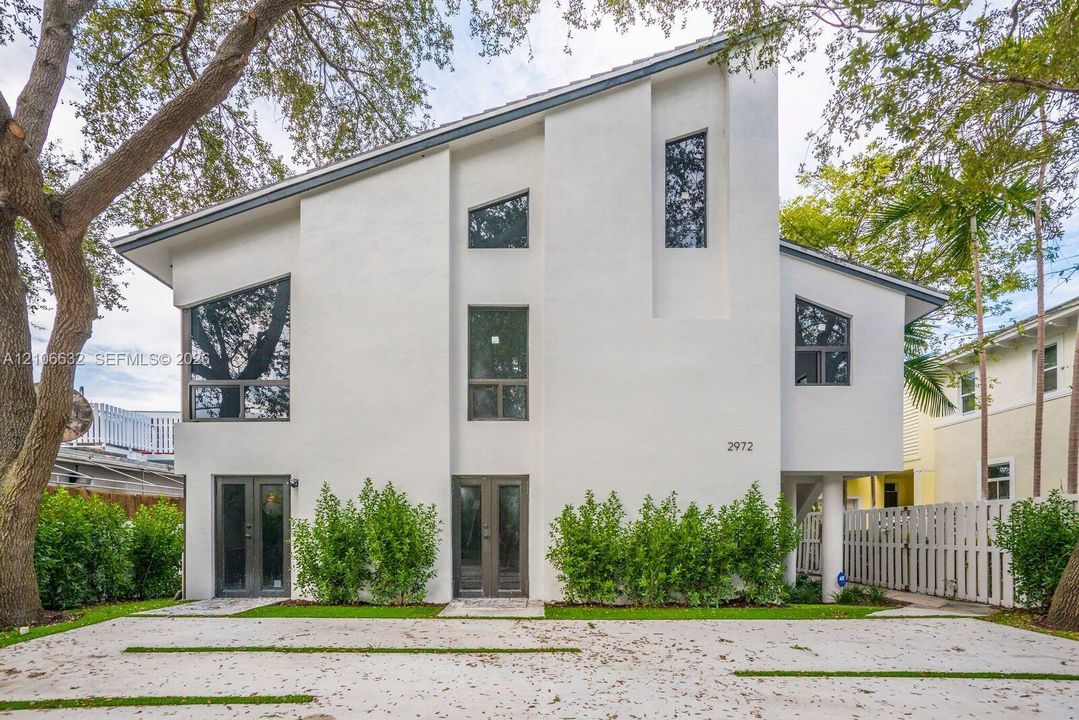 For Rent: $7,000 (3 beds, 2 baths, 2200 Square Feet)