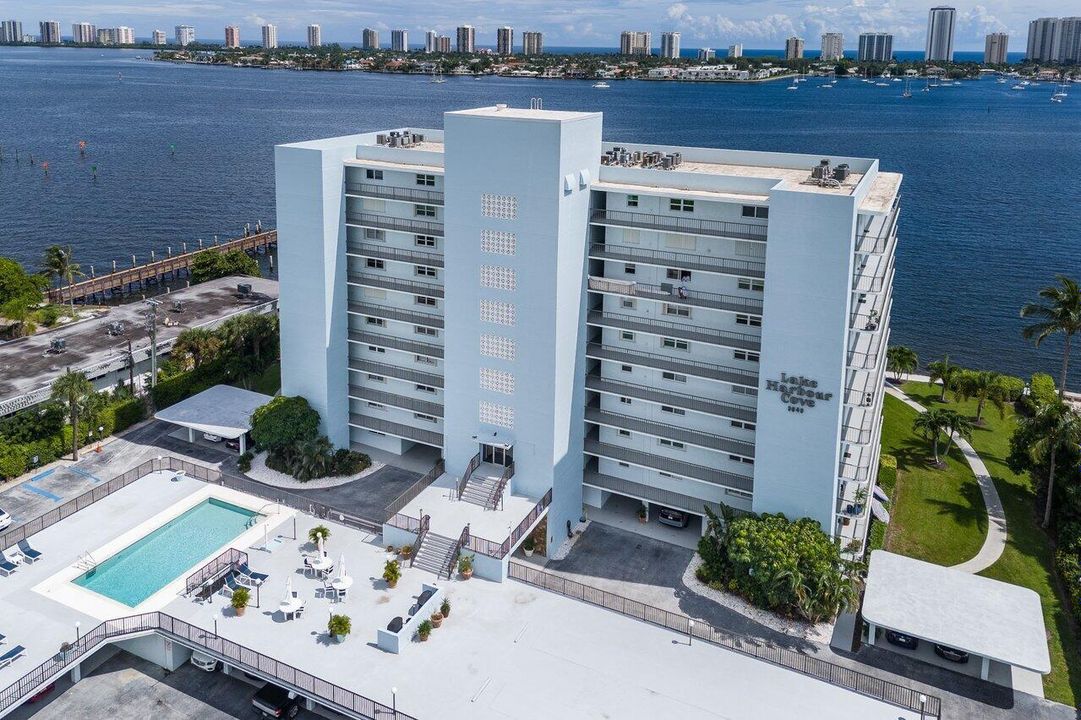 001-3040LakeShoreDrive-502-RivieraBeach-