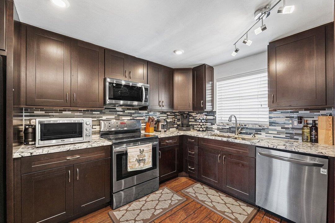 021-3040LakeShoreDrive-502-RivieraBeach-
