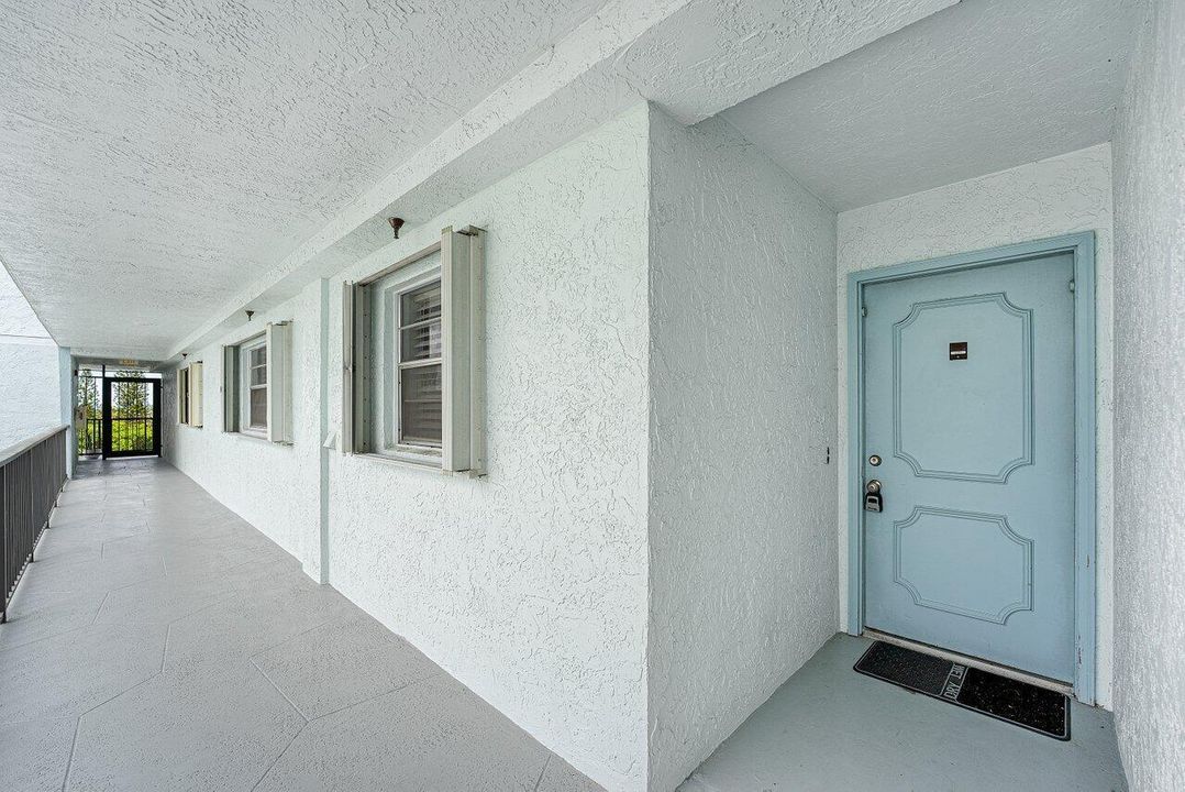 002-3040LakeShoreDrive-502-RivieraBeach-