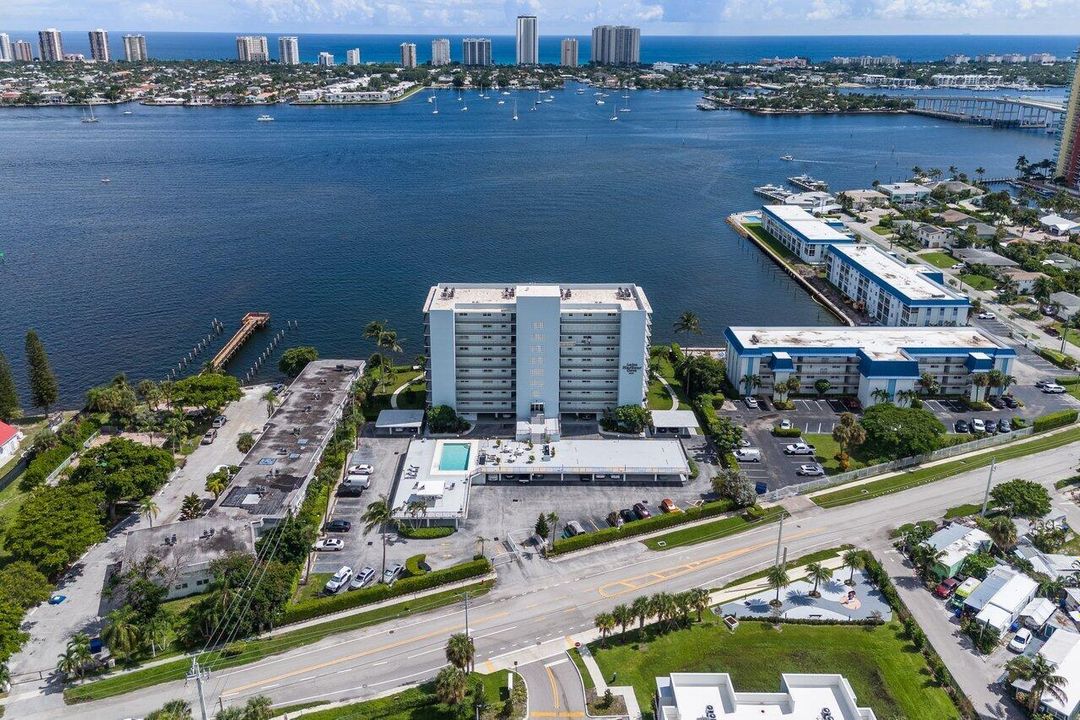 037-3040LakeShoreDrive-502-RivieraBeach-