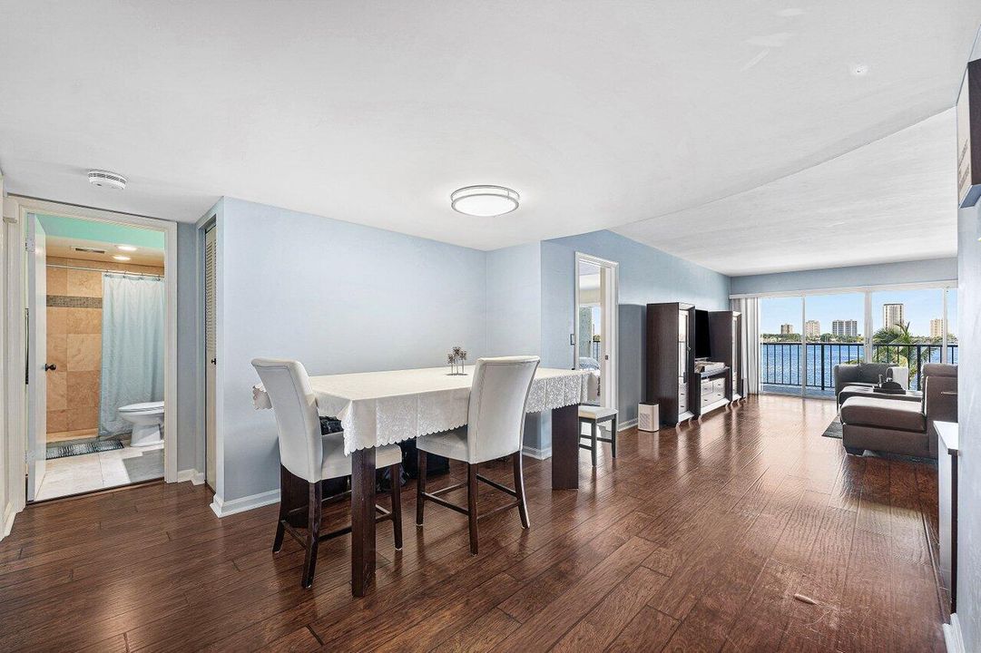 004-3040LakeShoreDrive-502-RivieraBeach-