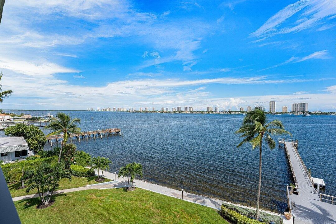 029-3040LakeShoreDrive-502-RivieraBeach-