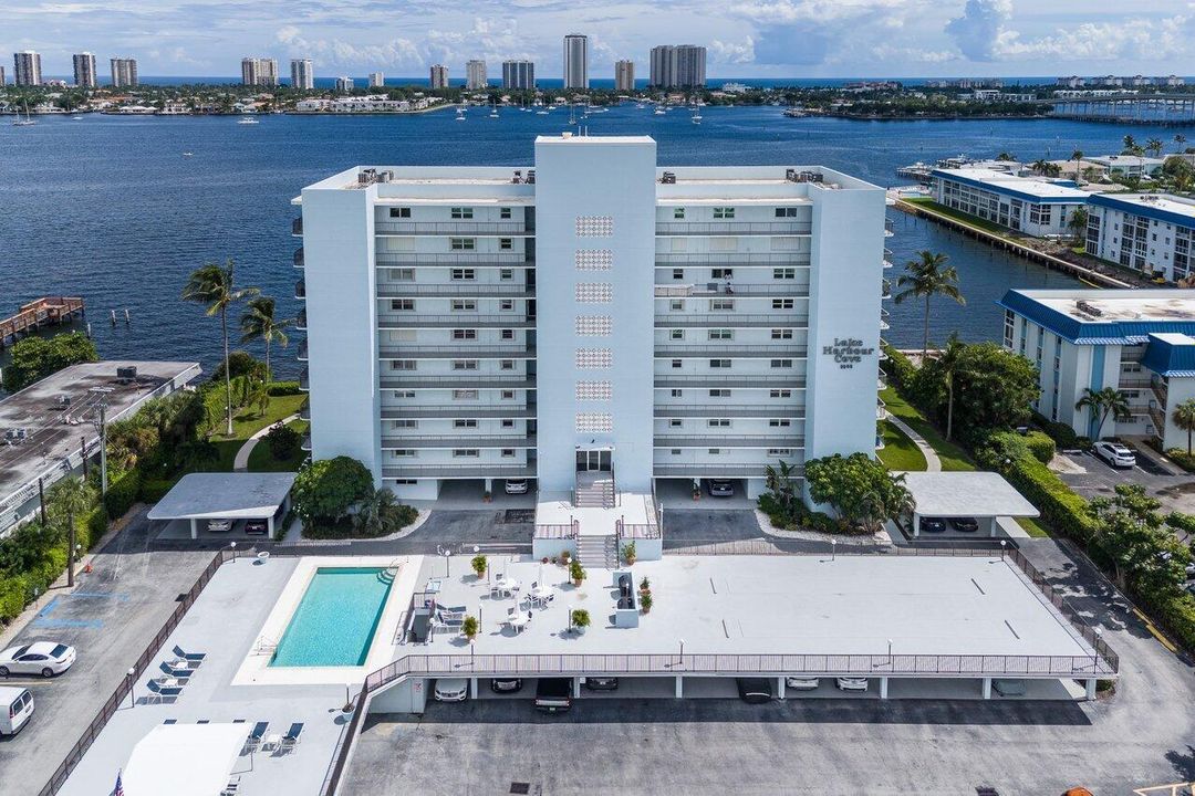 038-3040LakeShoreDrive-502-RivieraBeach-