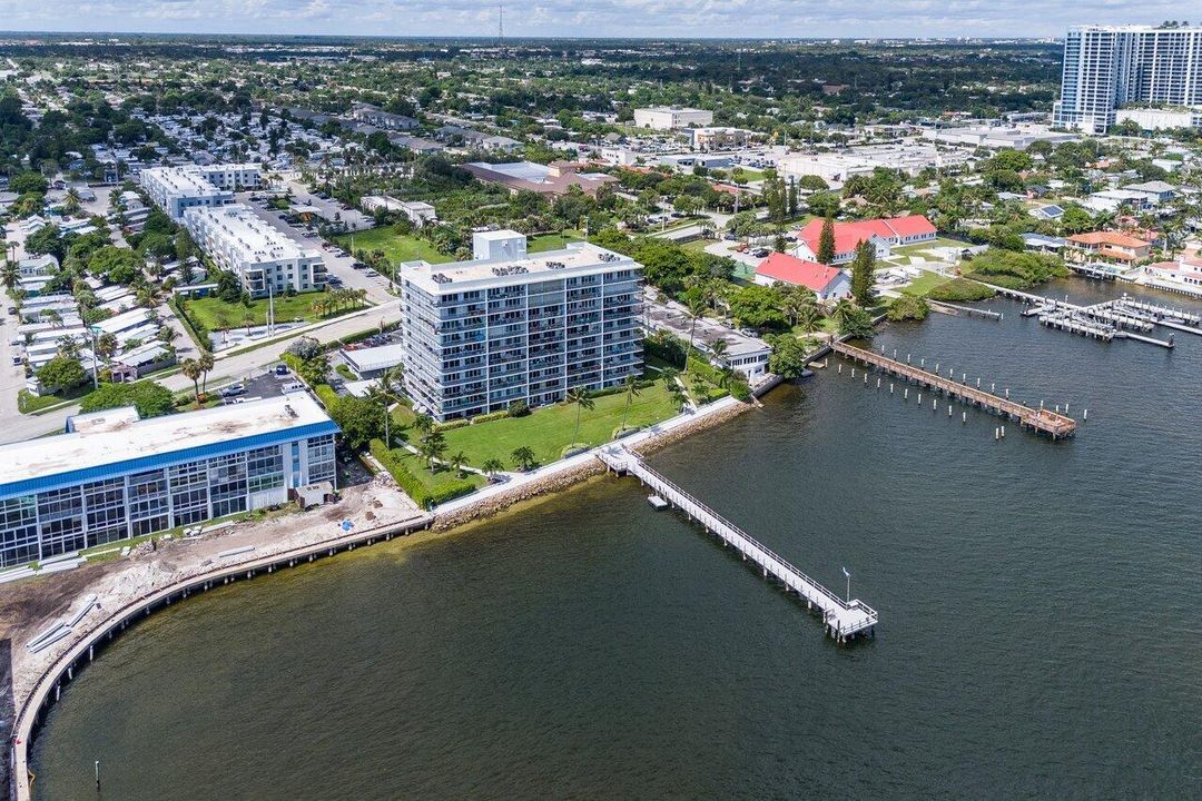 047-3040LakeShoreDrive-502-RivieraBeach-