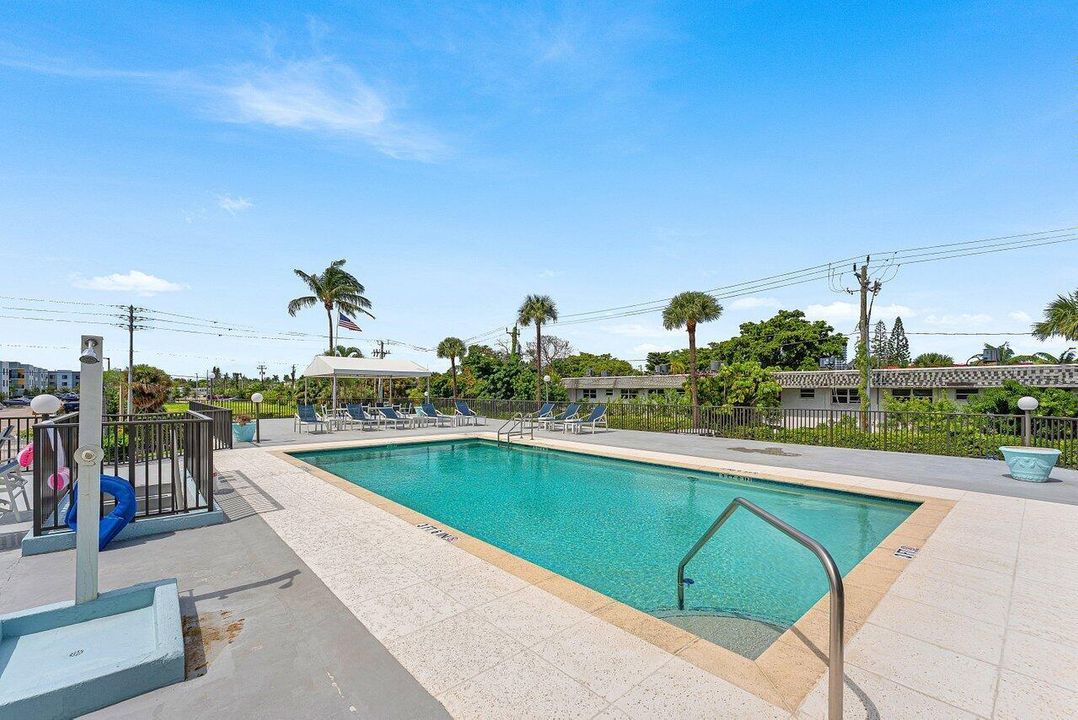 033-3040LakeShoreDrive-502-RivieraBeach-
