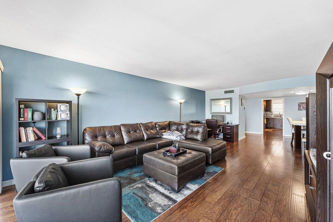 010-3040LakeShoreDrive-502-RivieraBeach-