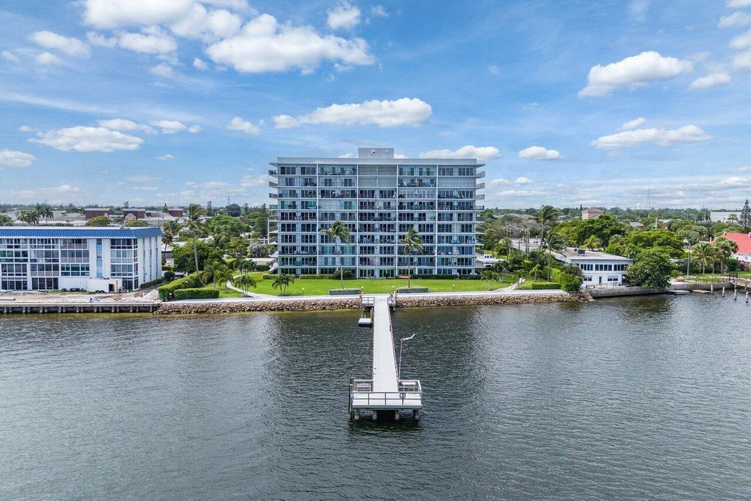049-3040LakeShoreDrive-502-RivieraBeach-