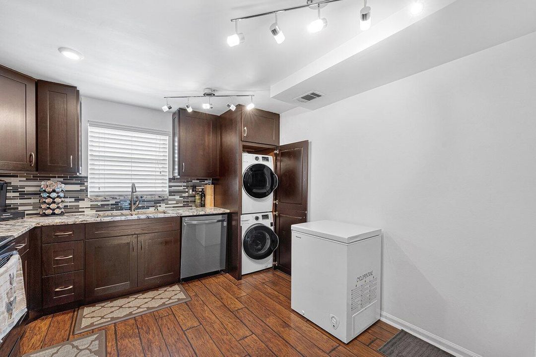 020-3040LakeShoreDrive-502-RivieraBeach-
