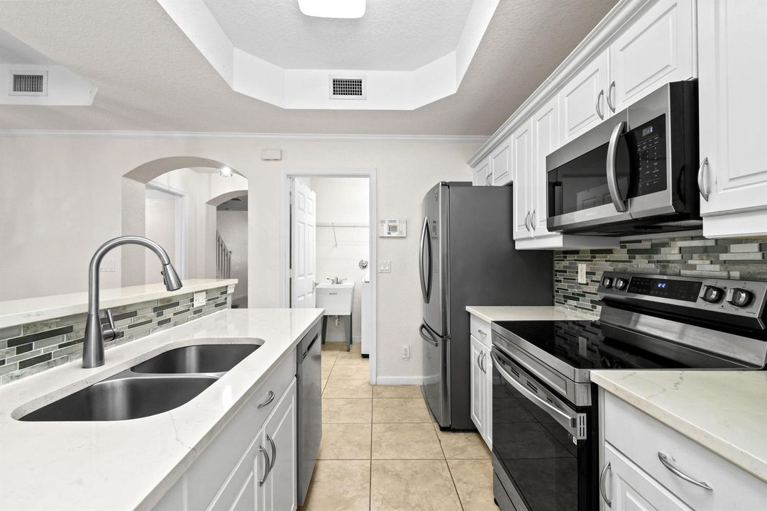 2912HiddenHillsRd#1202(20)