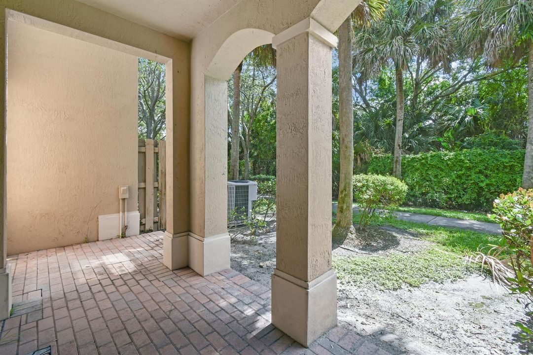 2912HiddenHillsRd#1202(43)