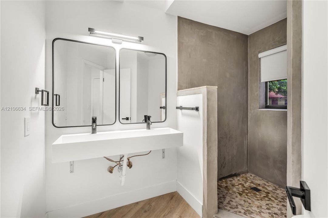 En Venta: $540,000 (2 camas, 2 baños, 1242 Pies cuadrados)