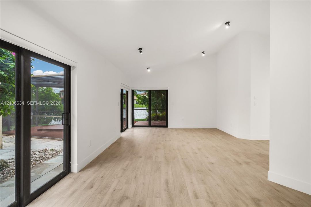 En Venta: $540,000 (2 camas, 2 baños, 1242 Pies cuadrados)