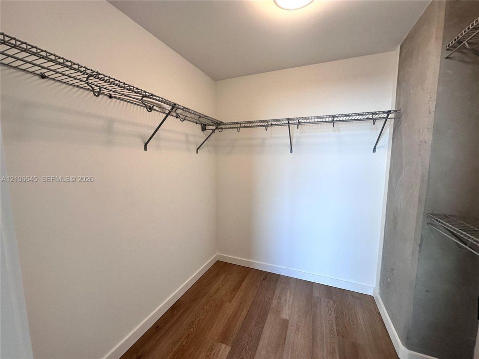 For Rent: $2,800 (1 beds, 1 baths, 729 Square Feet)