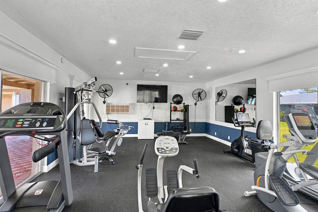 1130 mahogany way U204_013