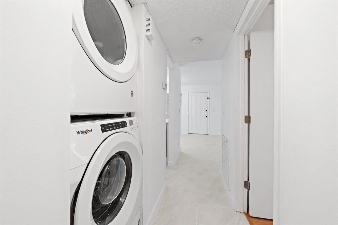 3402 Gardens E Dr Laundry