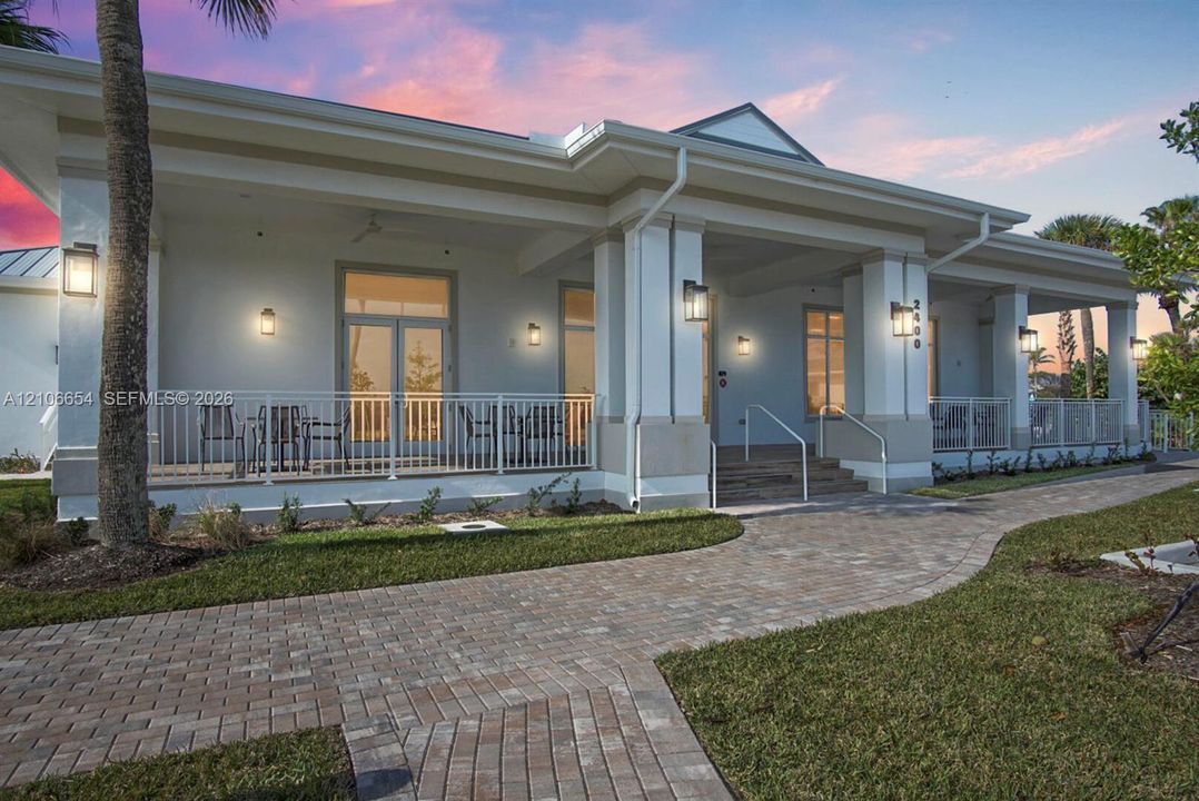 Covered entry porch with architectural columns