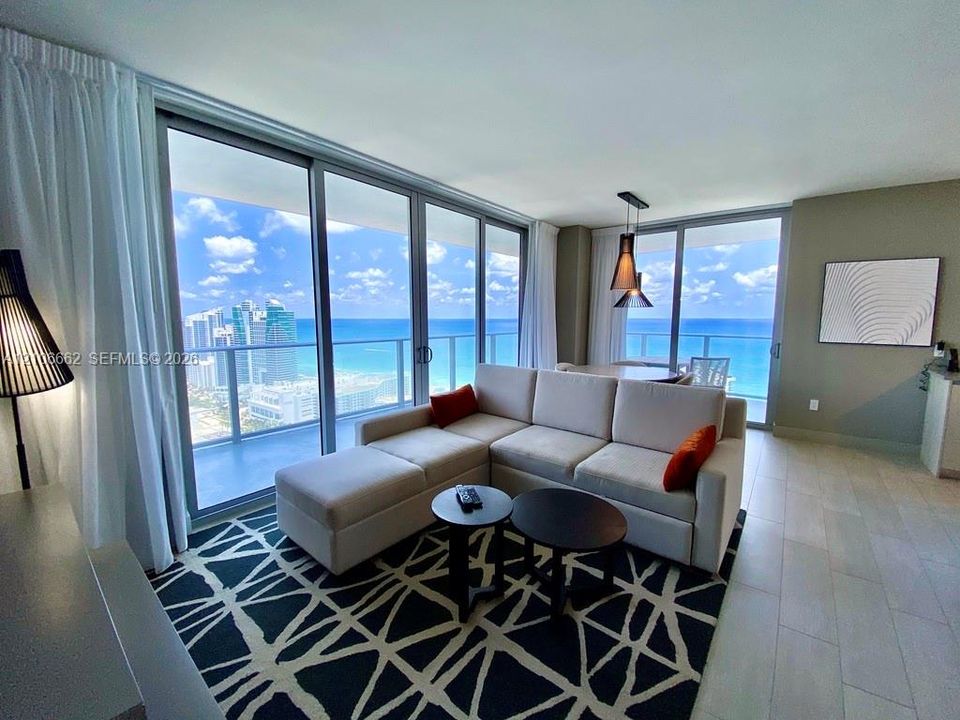For Sale: $780,000 (2 beds, 2 baths, 1075 Square Feet)