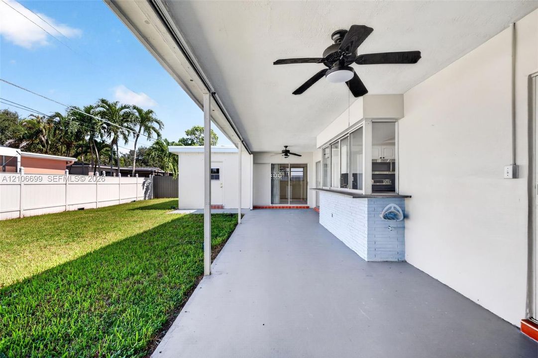 For Sale: $650,000 (3 beds, 2 baths, 1762 Square Feet)