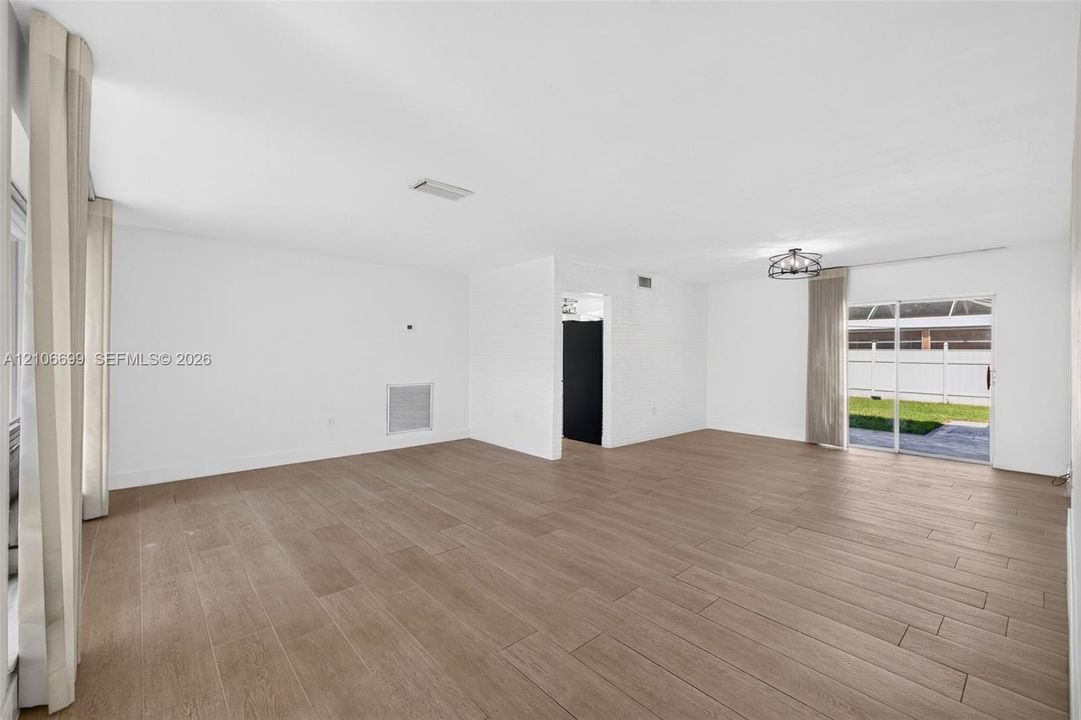For Sale: $650,000 (3 beds, 2 baths, 1762 Square Feet)