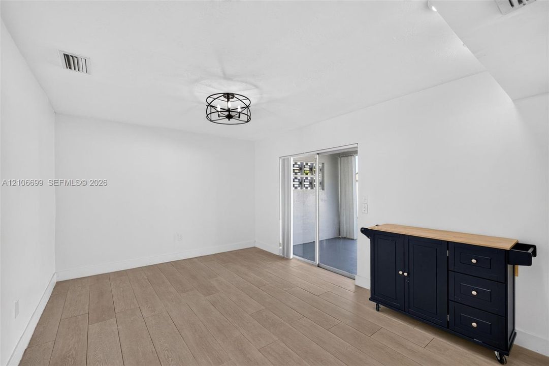 For Sale: $650,000 (3 beds, 2 baths, 1762 Square Feet)