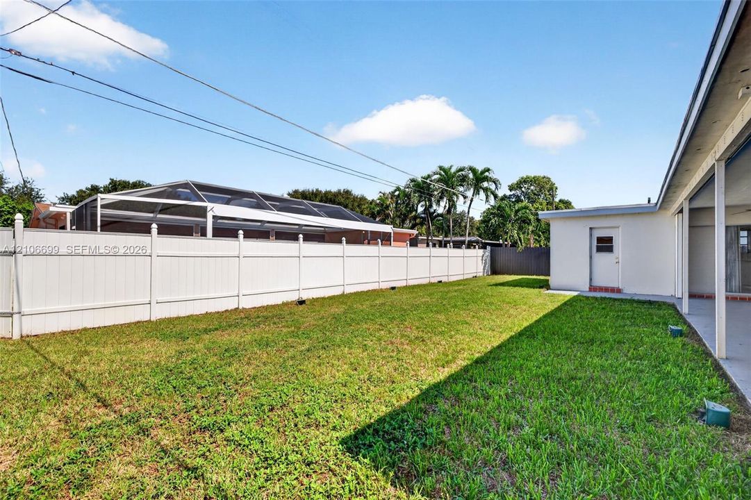 For Sale: $650,000 (3 beds, 2 baths, 1762 Square Feet)