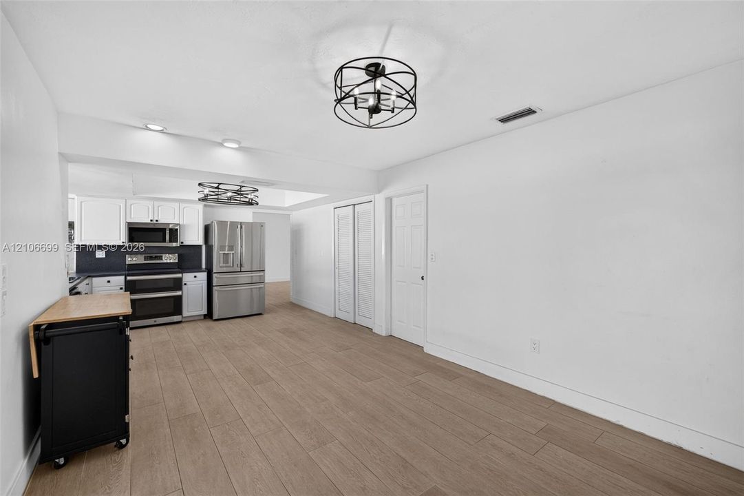 For Sale: $650,000 (3 beds, 2 baths, 1762 Square Feet)