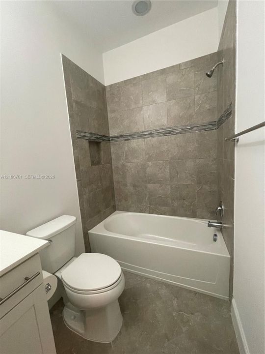 En Renta: $3,550 (3 camas, 2 baños, 1408 Pies cuadrados)