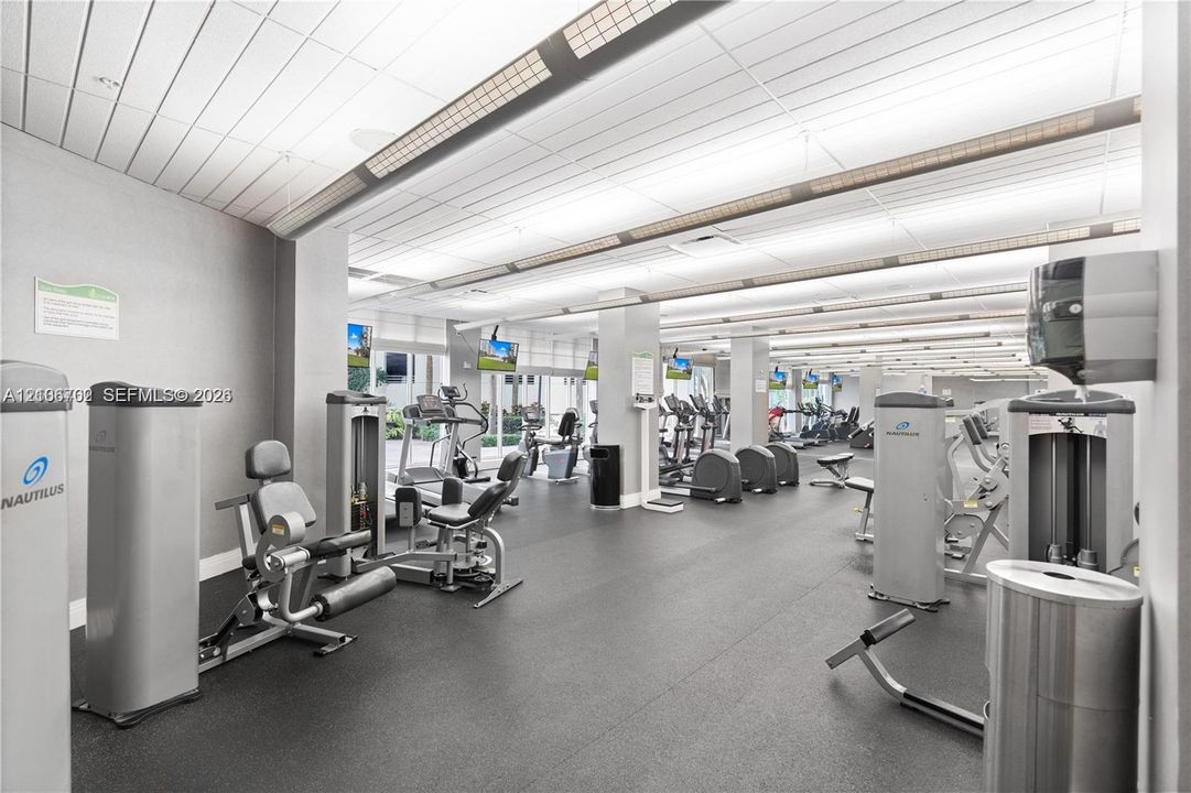For Sale: $355,000 (1 beds, 1 baths, 789 Square Feet)