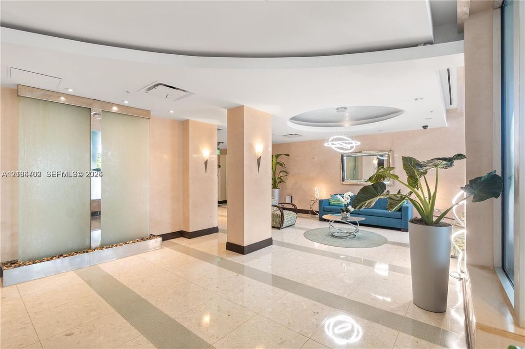 For Sale: $355,000 (1 beds, 1 baths, 789 Square Feet)