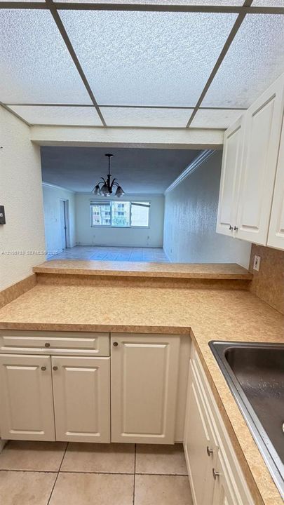 В аренду: $2,100 (2 спален, 1 ванн, 1035 Квадратных фут)