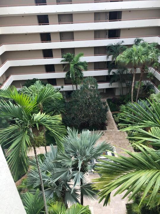 For Rent: $3,200 (2 beds, 2 baths, 1415 Square Feet)