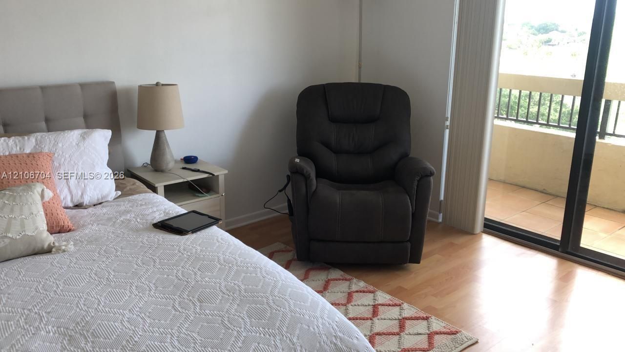 For Rent: $3,200 (2 beds, 2 baths, 1415 Square Feet)