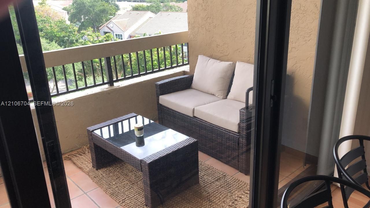 For Rent: $3,200 (2 beds, 2 baths, 1415 Square Feet)