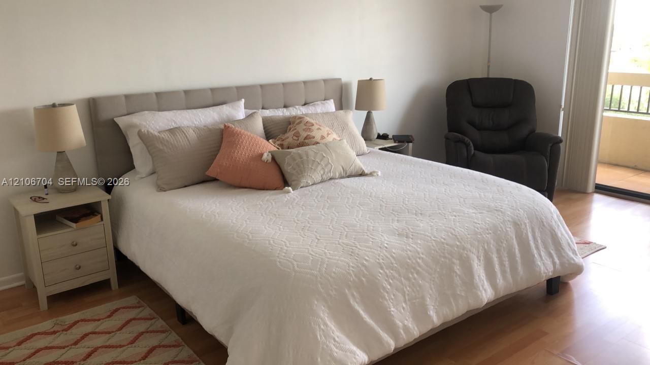 For Rent: $3,200 (2 beds, 2 baths, 1415 Square Feet)