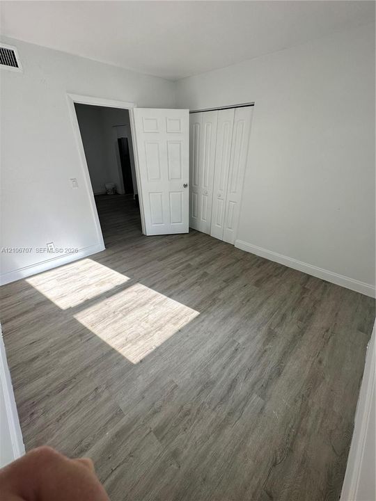 For Rent: $2,750 (3 beds, 1 baths, 4055 Square Feet)