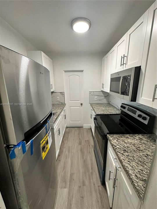 For Rent: $2,750 (3 beds, 1 baths, 4055 Square Feet)