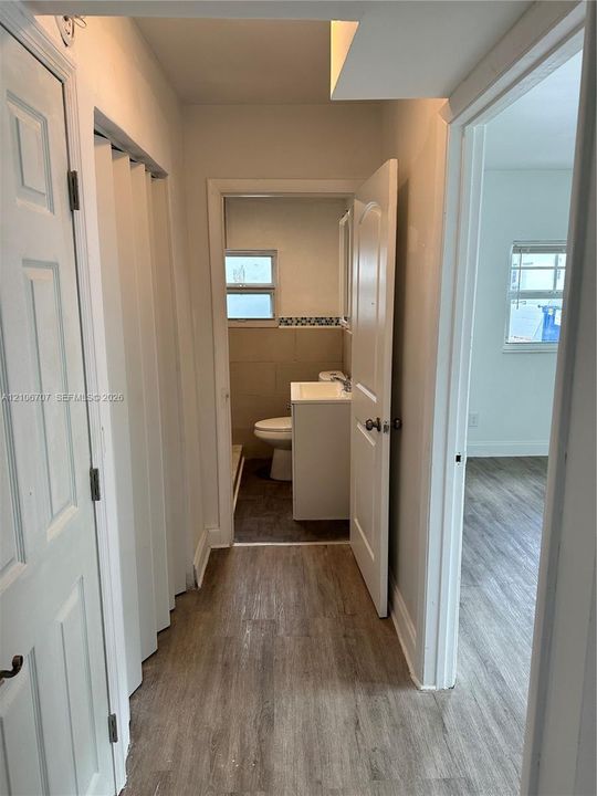 For Rent: $2,750 (3 beds, 1 baths, 4055 Square Feet)
