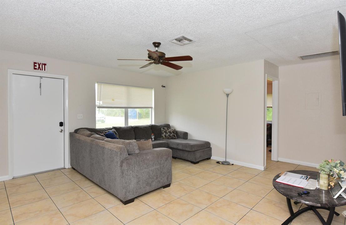 4218 Kirk Rd_Pamela Silverman_11